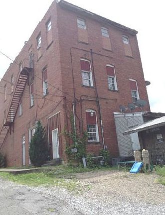 4th image of 634 Elk St