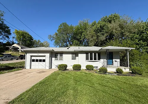 430 Midland Dr Photo 1