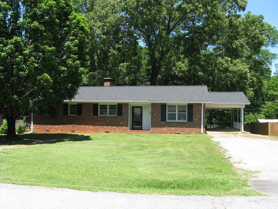 418 E Shore Dr