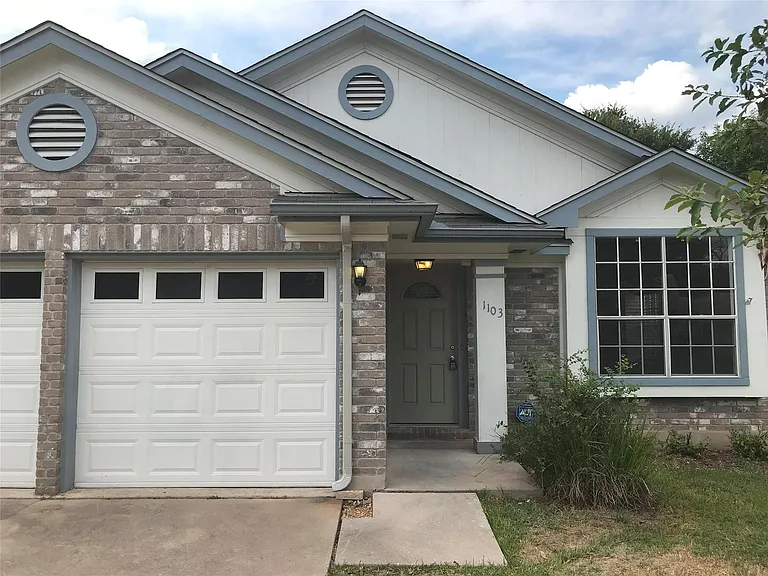 1103 Brookside Cv — Photo 1