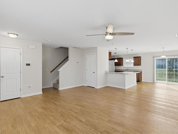 4th image of 7344 Garett Park Dr