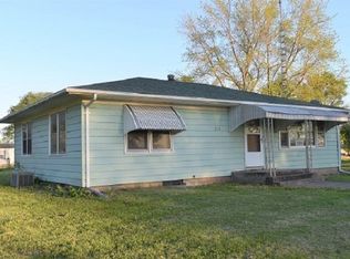 712 1st St, Nemaha, NE 68414