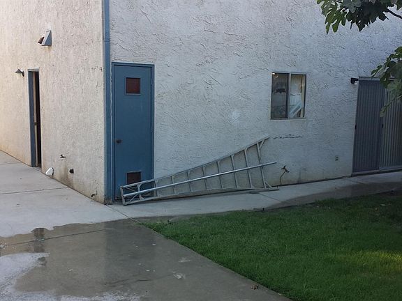 4th image of 1542 Vine Cir