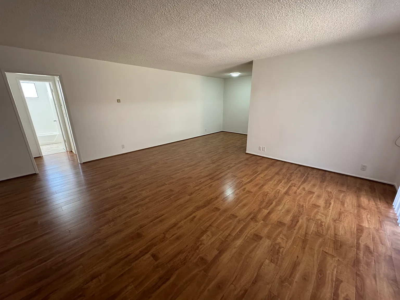 1550 N Harvard Blvd — Photo 3