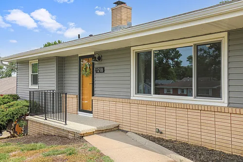 1218 Sunset Dr Photo 1
