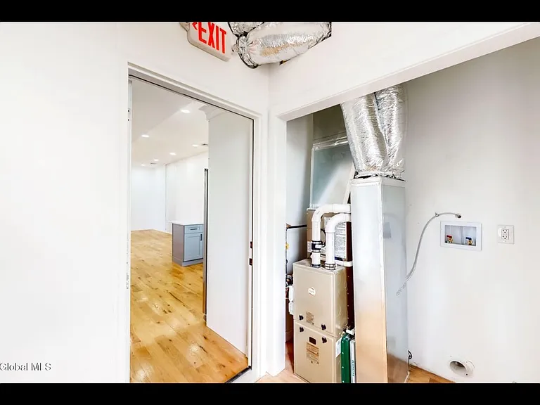 28 White St #1 — Photo 15