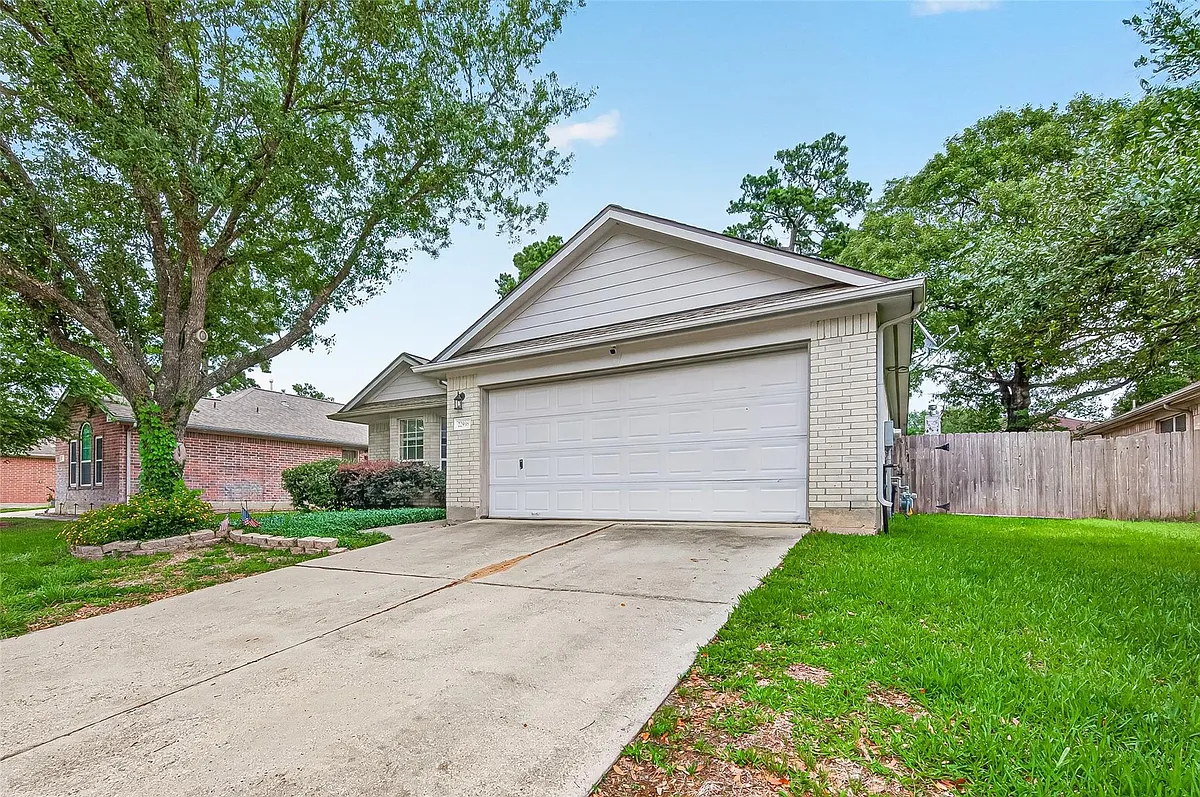 Building Photo - 22938 Sugar Bear Dr