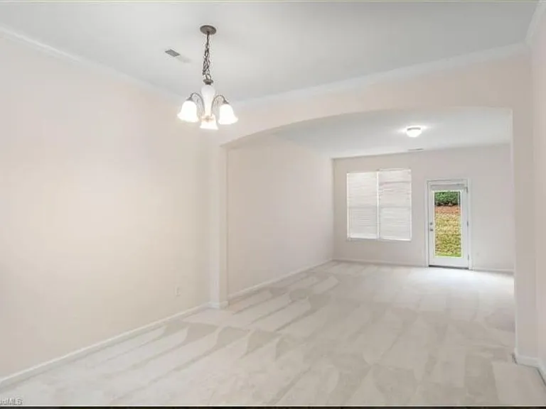 9 Blue Stone Ln — Photo 2