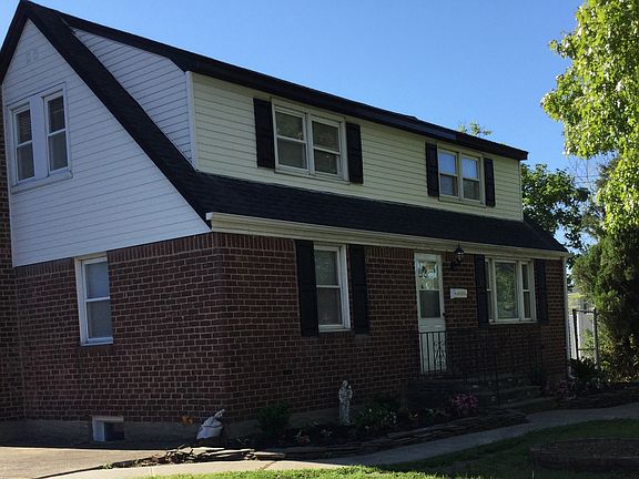 4th image of 2176 Franklin Ave