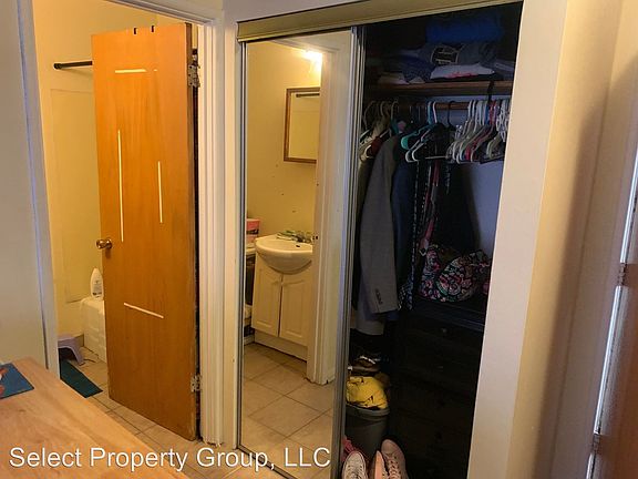 5th image of 1456 N Farwell Ave APT 04