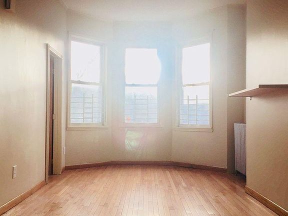 3rd image of 1321 Jefferson Ave #2