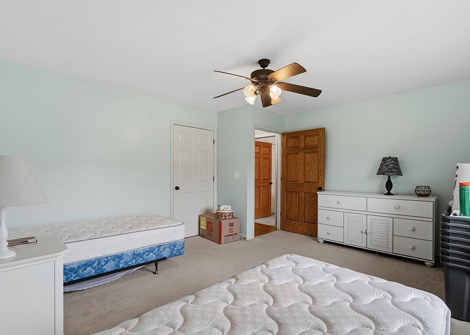 25th image of 6052 Morganton Rd