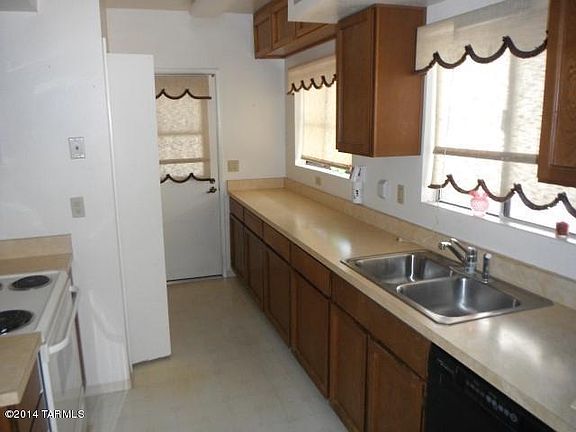 3rd image of 1328 S Desert Meadows Cir