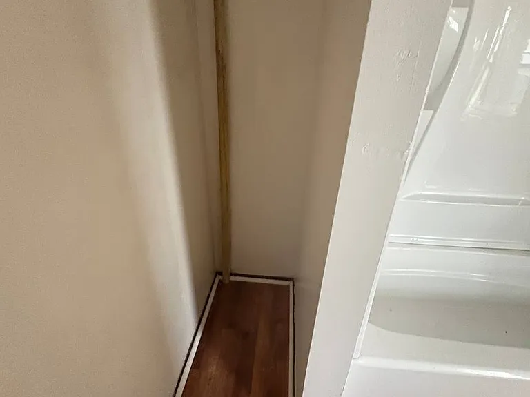 206 Allen St #2 — Photo 10