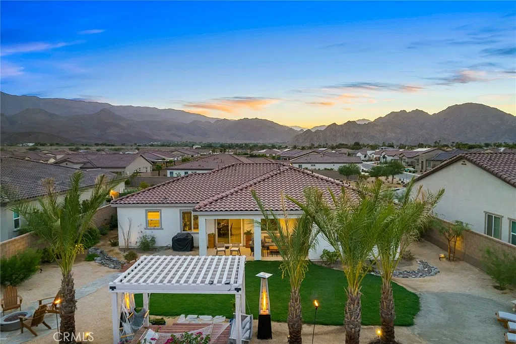 3 bed, 2.5 bath, 2179 sqft, $3,999 — Photo 4