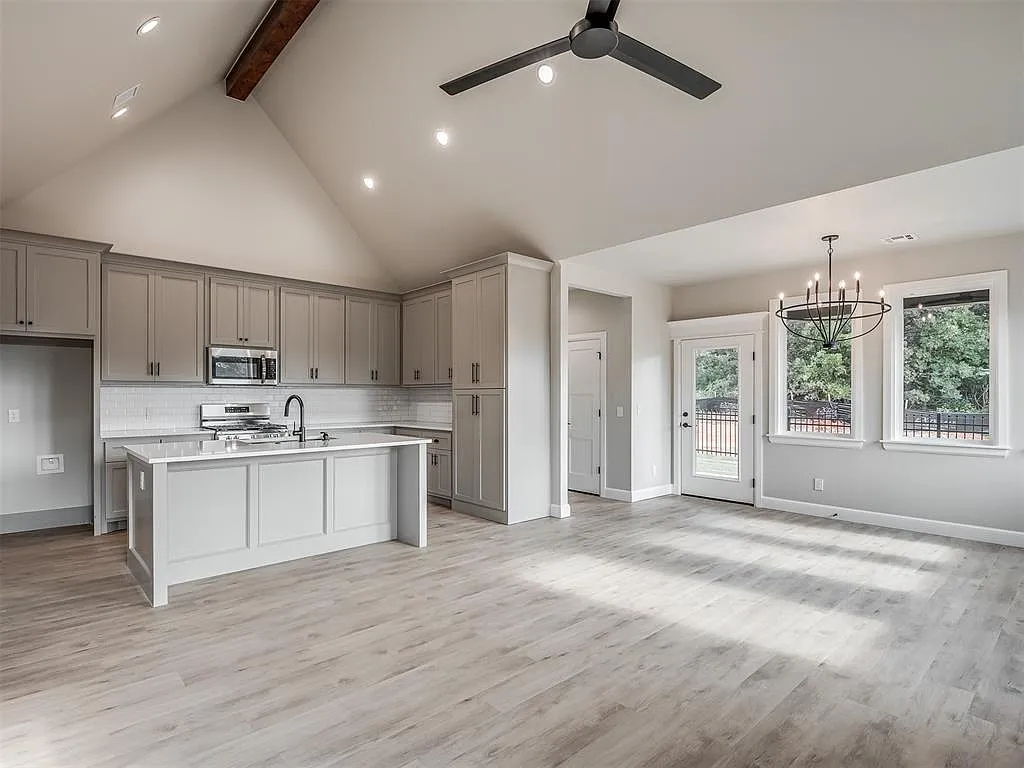 3 bed, 1590 sqft, $2,750 — Photo 3