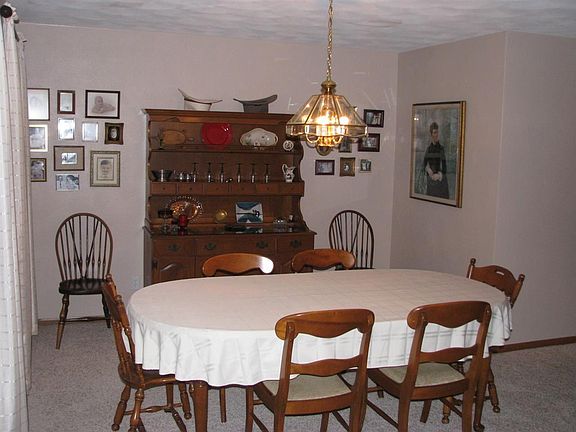 5th image of 8272 Necedah Dr