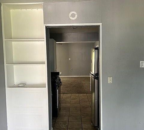 4th image of 10113 Sierra Dr