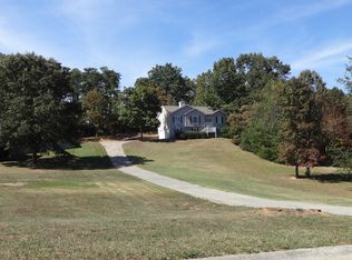 29 Magnolia Ct, Rydal, GA 30171