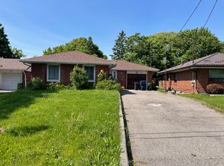 51 Wigmore Dr #C13, Toronto, ON M4A 2E6