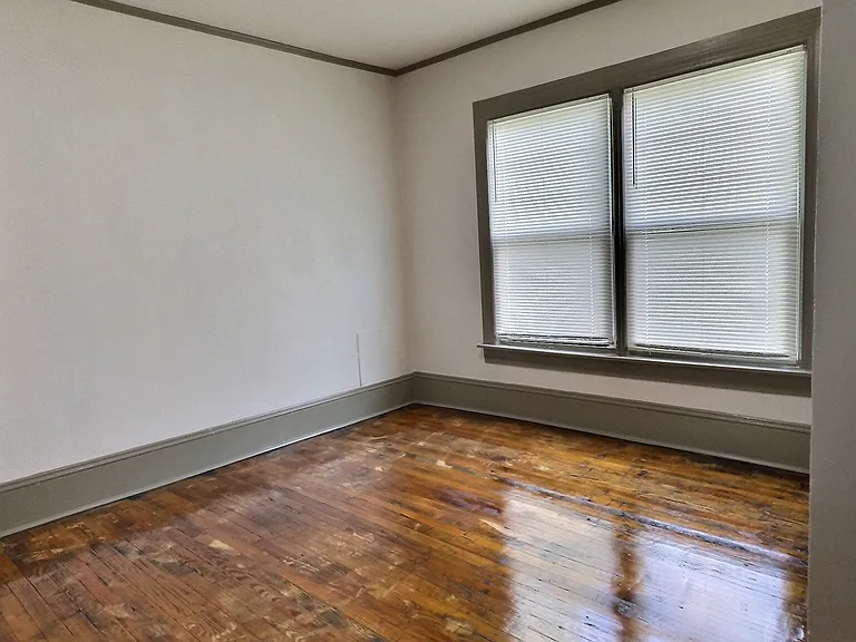 355 Dixie Broadway — Photo 4
