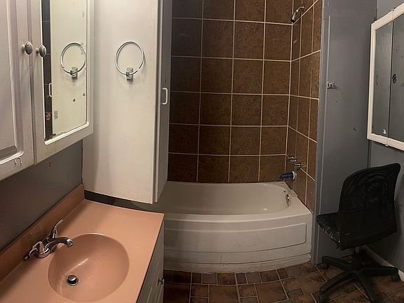 Downstairs bathroom bedroom