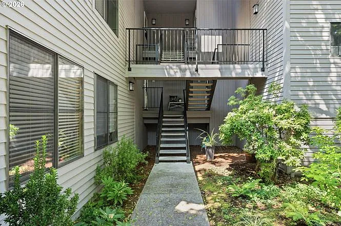 2 bed, 974 sqft, $2,000 — Photo 3