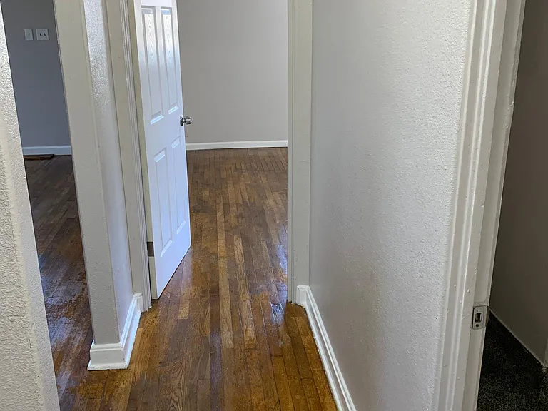 138 Dimmit St — Photo 25
