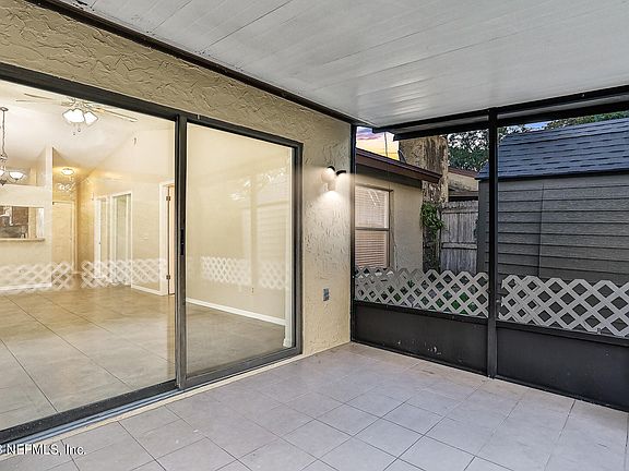 5th image of 8672 DEERMOSS Way W