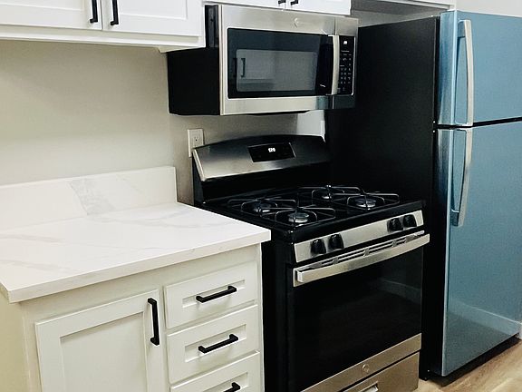 3rd image of 10565 Haddon Ave