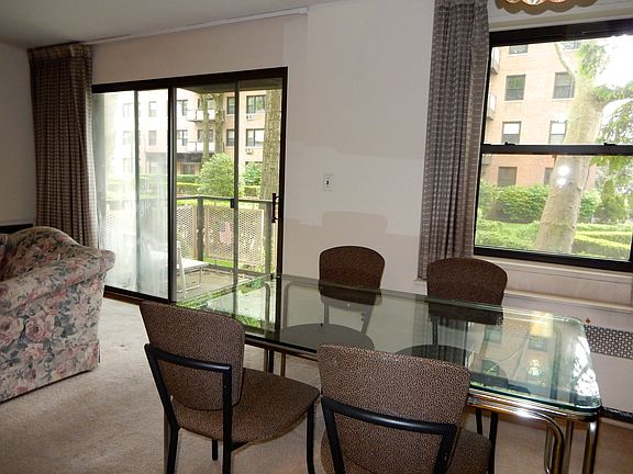 5th image of 4 Birchwood Ct APT 1E