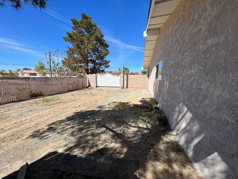 14985 Genesee Rd — Photo 44
