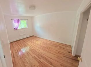 13742 Geranium Ave #2, Flushing, NY 11355