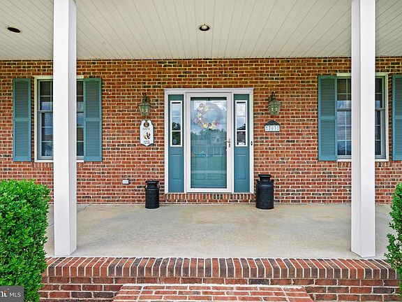 2nd image of 703 Spinnaker St