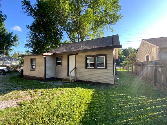 5th image of 3606 Benton Rd