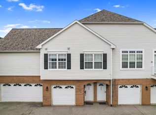 606 Olde English Cir, Howell, MI 48855