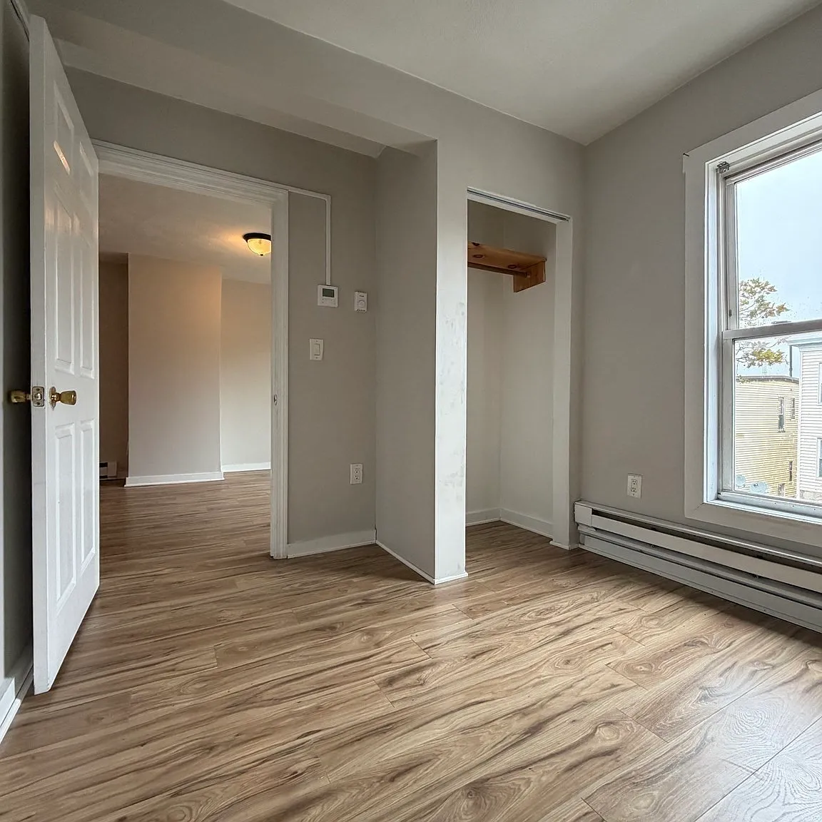 2 bed, 1.0 bath, 1000 sqft, $2,500 — Photo 4