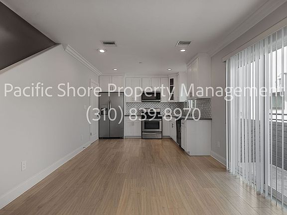 4th image of 7205 S La Cienega Blvd #7207-1/2