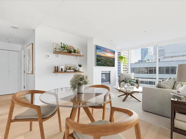 1111 Alberni St #2206, Vancouver, BC V6E 4V2