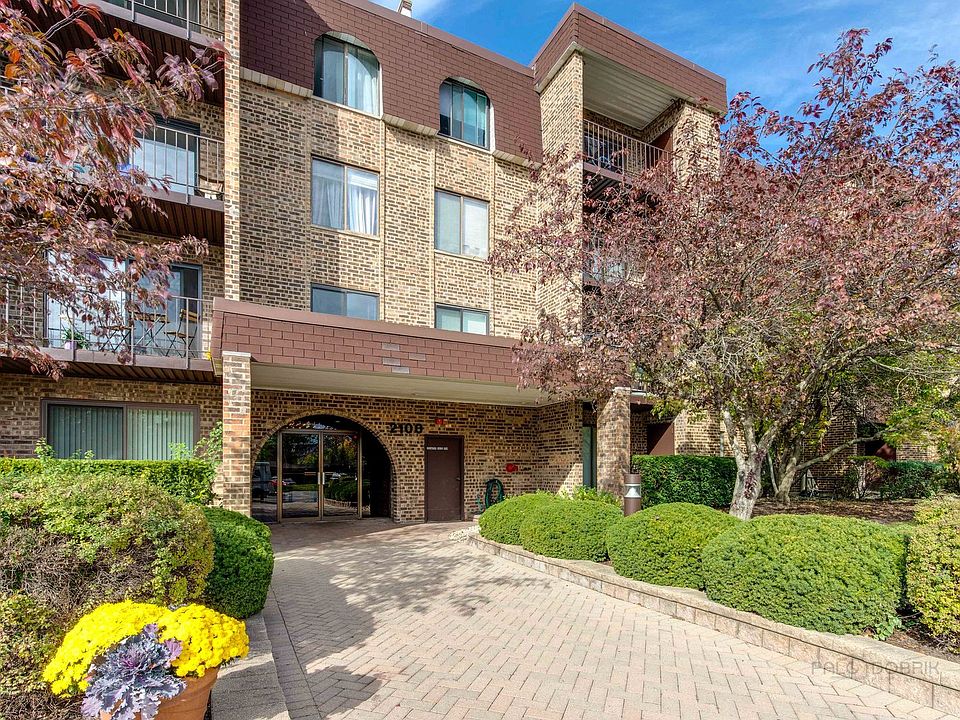 1st image of 2100 Valencia Dr APT 310B