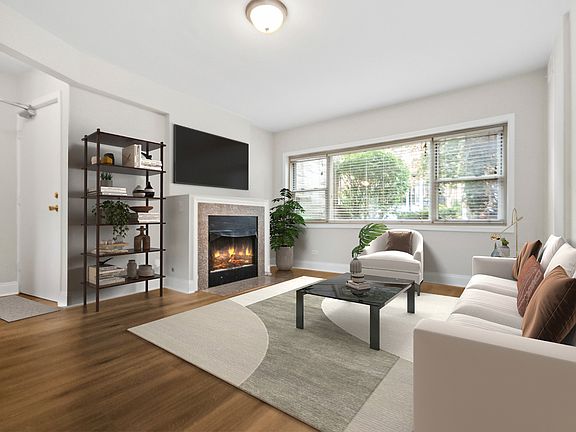 2nd image of 7511 N Damen Ave