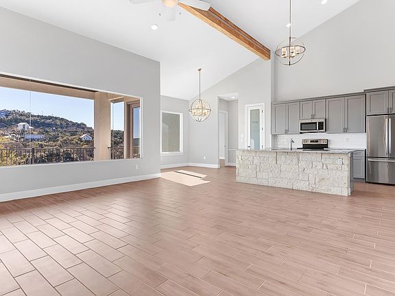2nd image of 864 Scenic Hills Dr