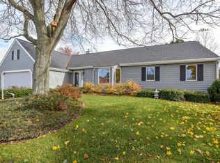 1970 Bobolink Ave, Grafton, WI 53024
