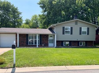 27 Blackwood Ln, Saint Peters, MO 63376