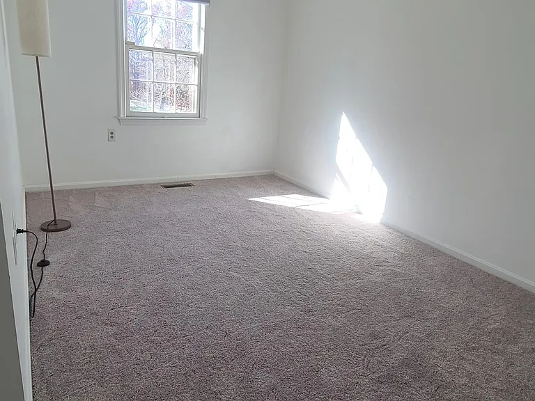 3rd bedroom (3rd floor)