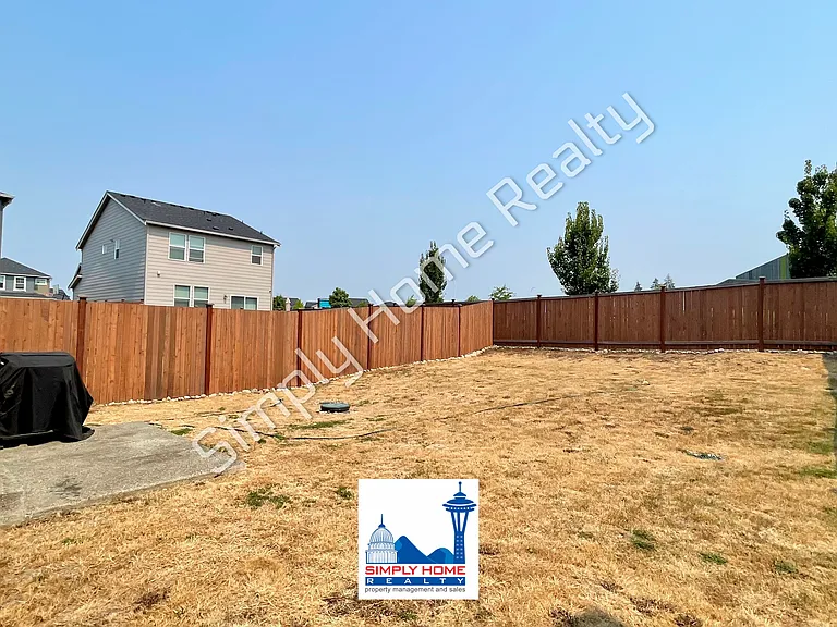 18715 Emmons Ct E — Photo 22
