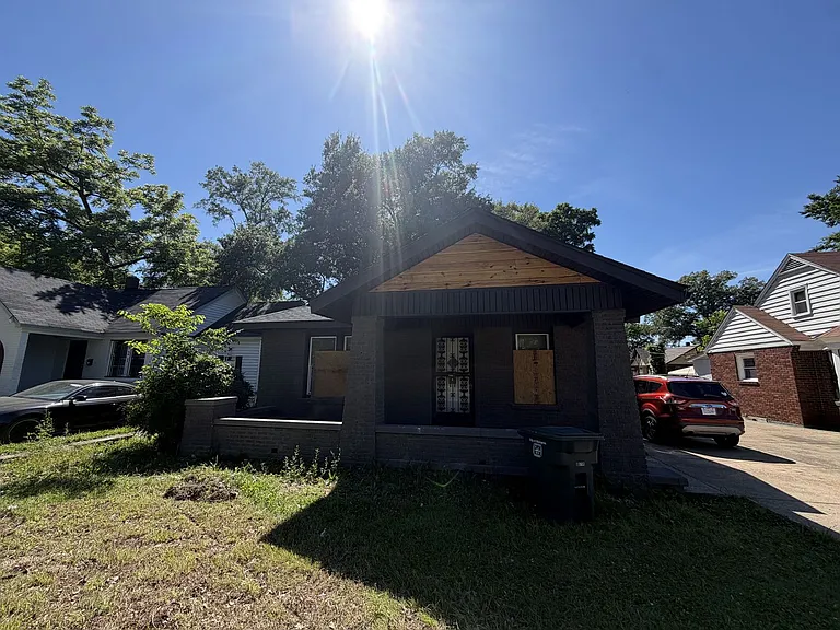 625 N Hollywood St — Photo 1