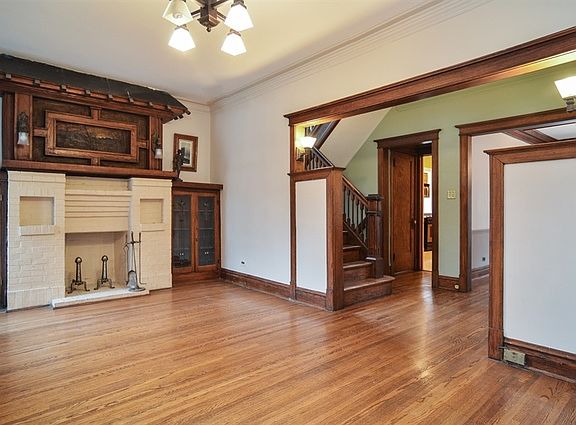 3rd image of 3939 N Lawndale Ave