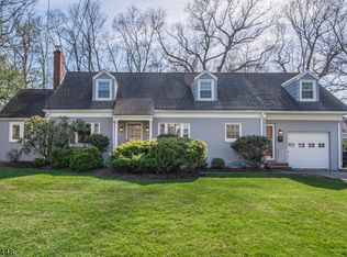 26 Cleveland Rd, Caldwell, NJ 07006