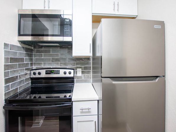 12251 S Strang Line Rd #411